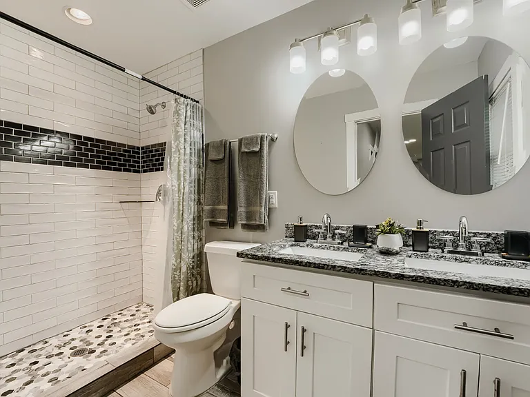 1089 McDaniel St SW — Photo 17