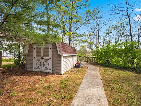 5th image of 862 Waynoka Dr