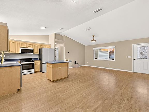 4th image of 11661 SW 137TH LOOP