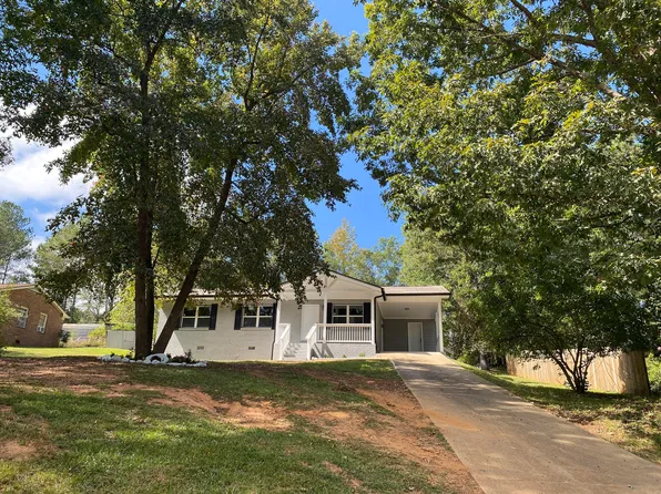 60 Shadow Ln, Carrollton, GA 30117