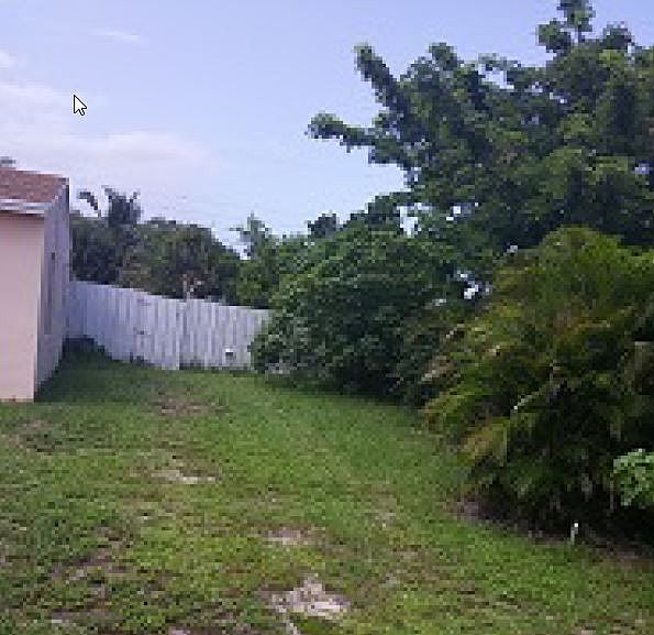 2nd image of 2837 Holly Rd