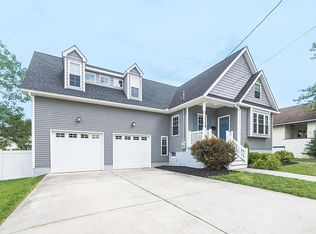 43 N Holly Ave, Maple Shade, NJ 08052