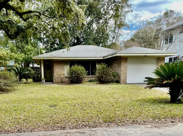 310 Hillandale Ave, Ocean Springs, MS 39564