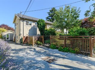 129 Moss St, Victoria, BC V8V 4M2