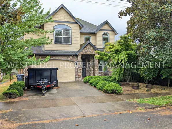 1828 SE Main St, Portland, OR 97214
