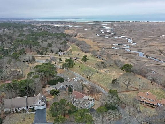 3rd image of 91 Longfellow Dr