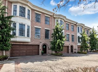 1602C Center Ave, Fort Lee, NJ 07024