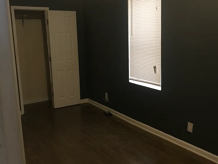 1322 S Karlov Ave — Photo 2