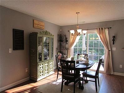 4th image of 12 Cane Hill Dr
