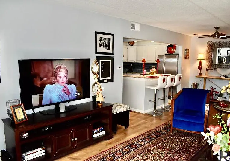 475 N Cass Ave #107 — Photo 5