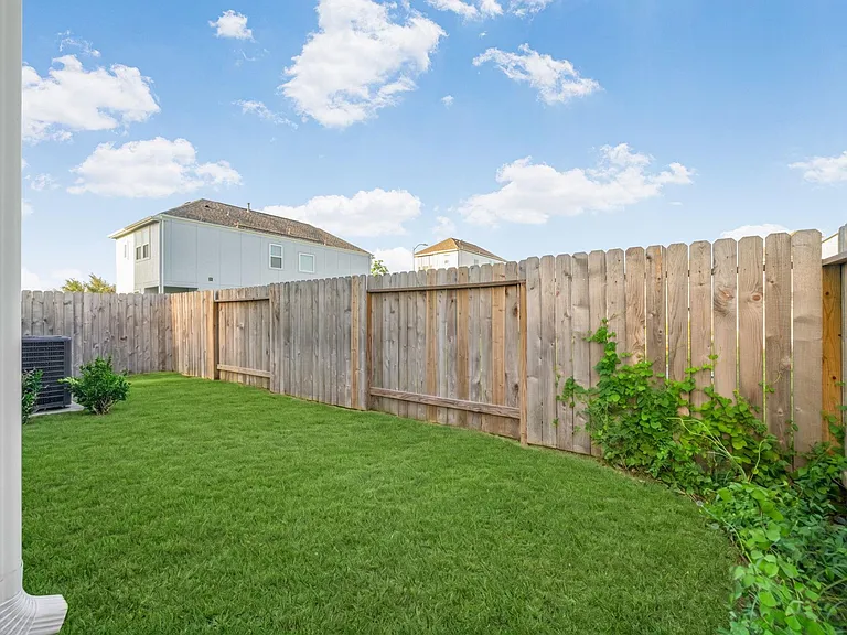 11407 Blossom Square St — Photo 25