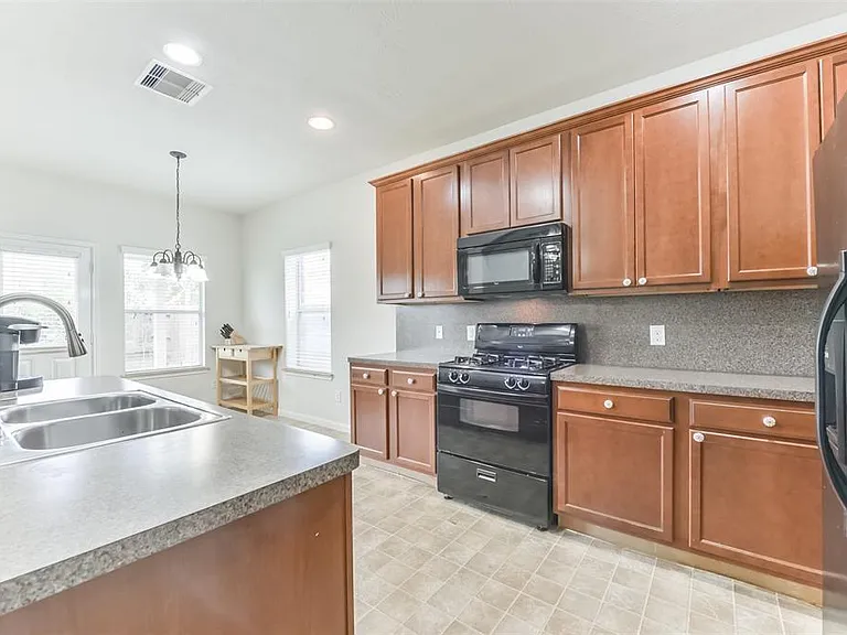 2503 Blue Reef Dr — Photo 8