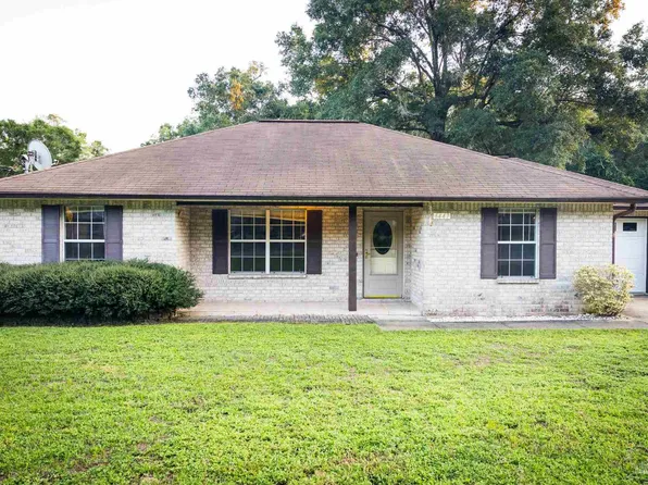6447 Sanders St, Milton, FL 32570