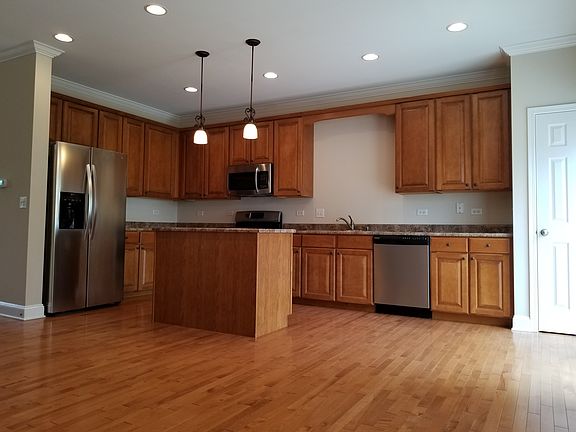 5th image of 775 Thornbury Ct #103-2