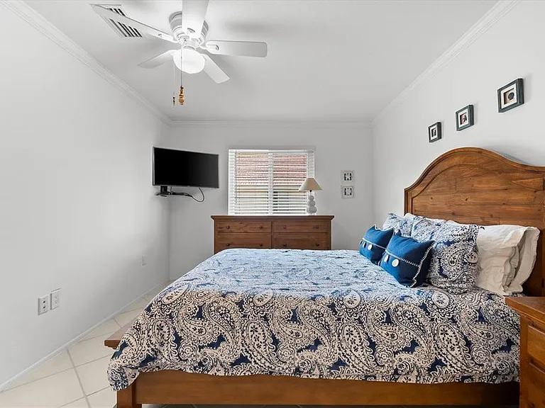 6708 Sarasea Cir #202 — Photo 20