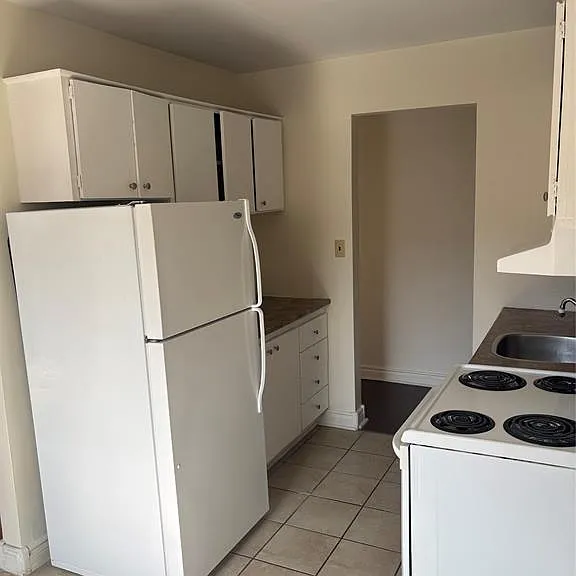 6490 Wyandotte St E #210 — Photo 6