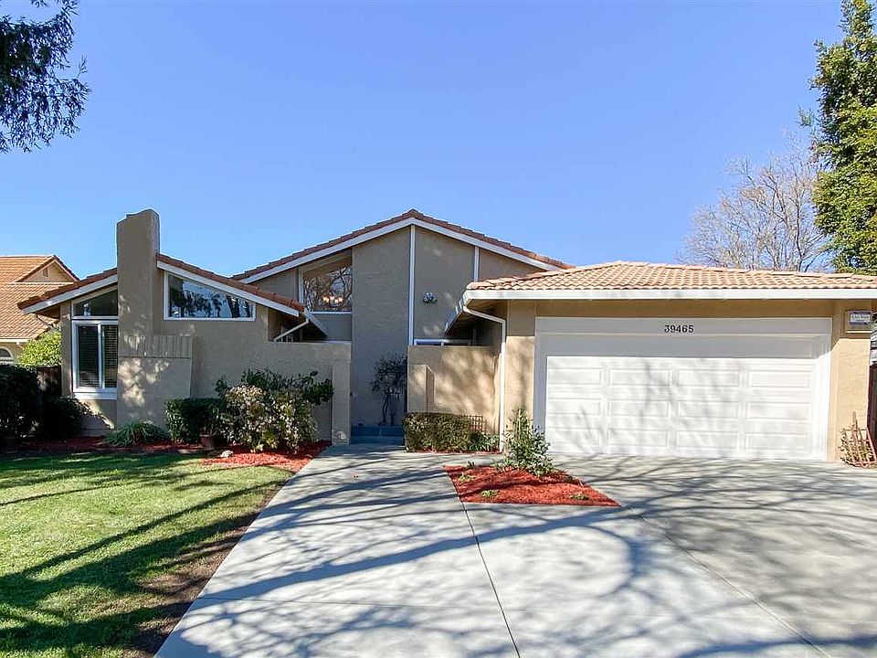 1st image of 39465 Benavente Ave