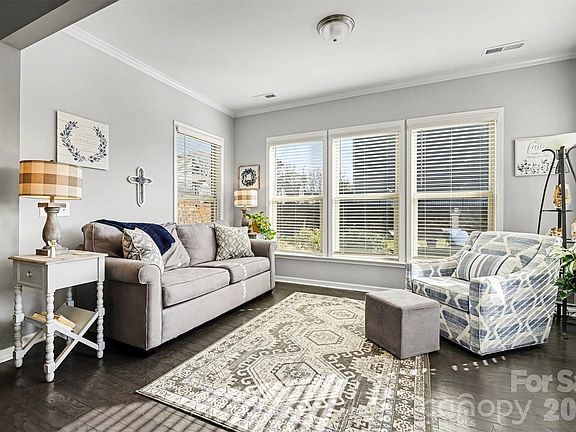 5th image of 4638 Kensington Pl