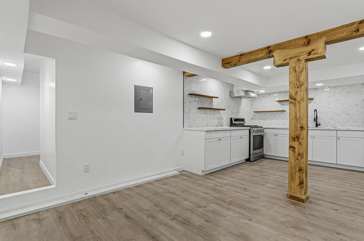 Building Photo - 505 E Cliff Dr #5