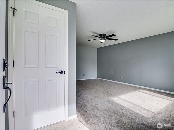 4th image of 15812 12th Avenue Ct E