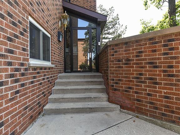 4th image of 930 Perrie Dr APT 104