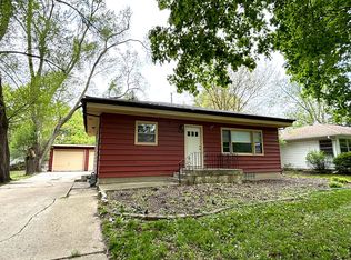 254 S Lyle Ave, Elgin, IL 60123