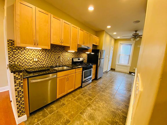 4th image of 1410 S 22nd St Floor 1