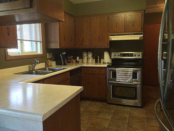 3rd image of 1158 Crestview Dr