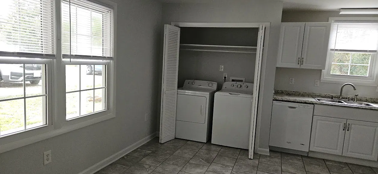 2 bed, 750 sqft, $1,300 — Photo 3