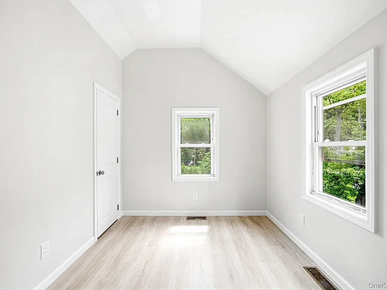 27 Walnut Ave #2 — Photo 13