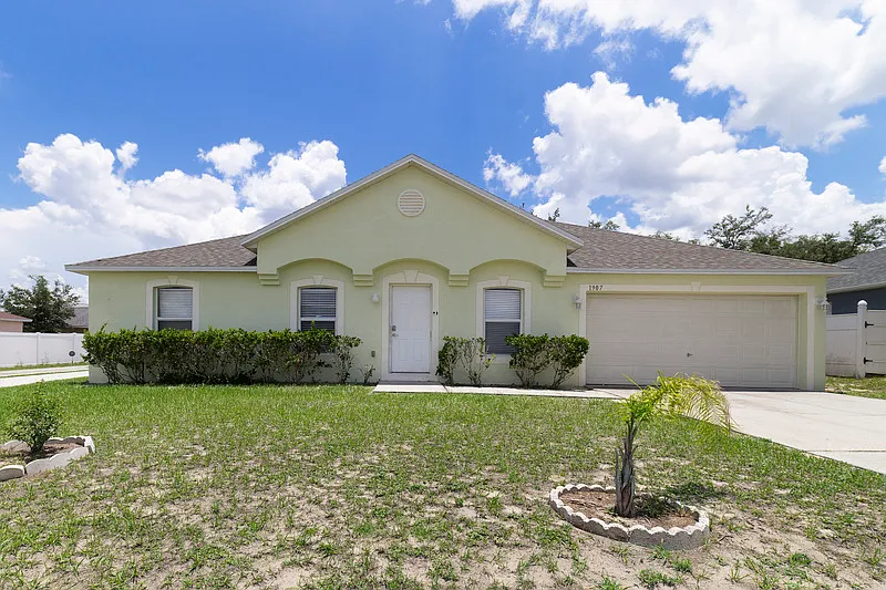 1907 Manatee Dr