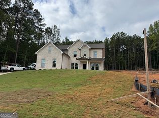 4425 Meadowwood Dr, Loganville, GA 30052