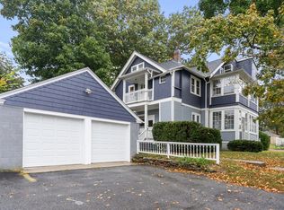 2 Calumet Ave, Worcester, MA 01606