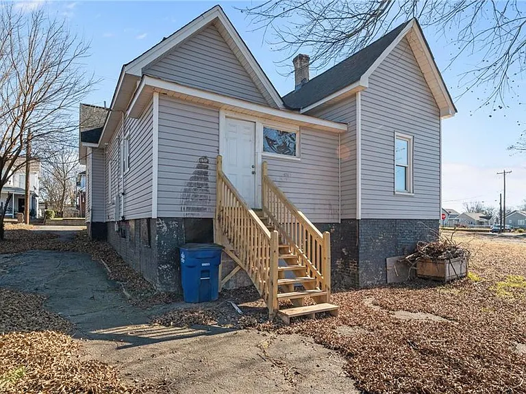 212 N Laura Wall Blvd — Photo 25