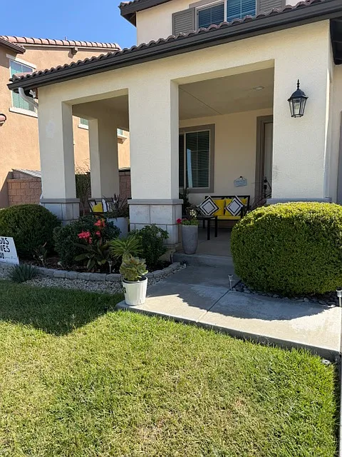 3 bed, 2.5 bath, 2250 sqft, $3,650 — Photo 2