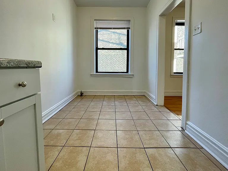 3734 N Pine Grove — Photo 22