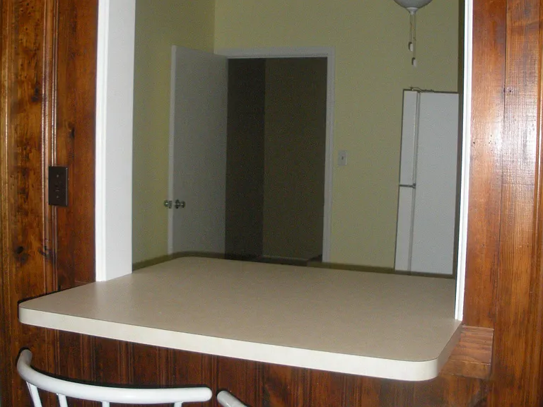 541 2nd St #3 — Photo 3