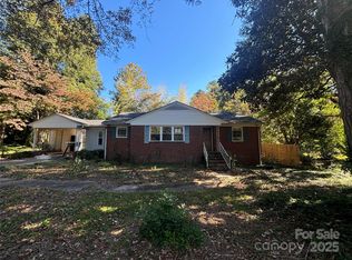 137 Birchwood Dr, Charlotte, NC 28214