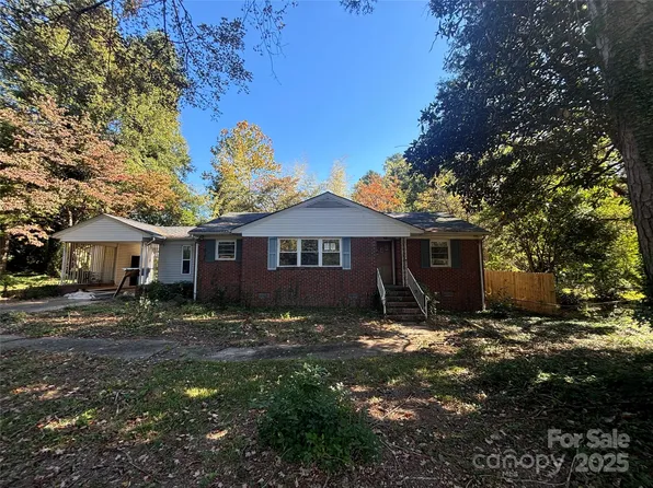137 Birchwood Dr, Charlotte, NC 28214