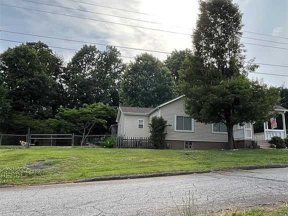 3rd image of 4335 1st Street Pl NE