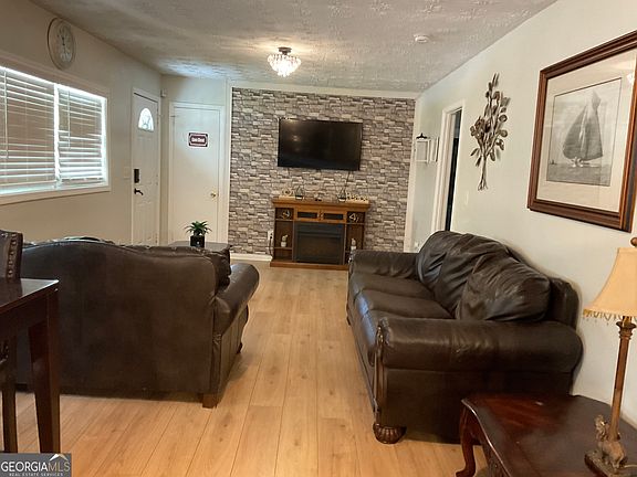 5th image of 2629 Rex Ave SW