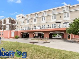 201 James St #104, De Pere, WI 54115