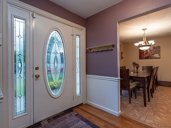 4th image of 14 Katie Ct