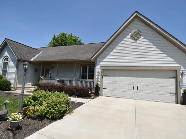 174 Applewood Dr, Pataskala, OH 43062
