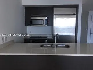 500 Brickell East Condo — Photo 2