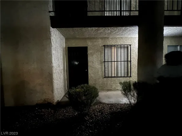 3255 Arville St APT A, Winchester, NV 89102