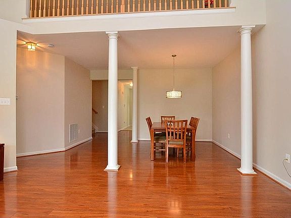 4th image of 33652 Village Dr Unit 2