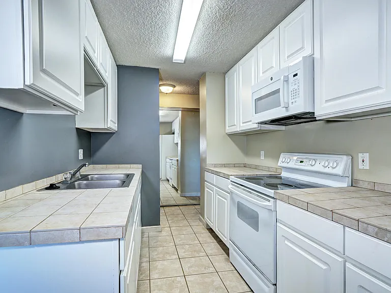 2225 Buchtel Blvd #1109 — Photo 12