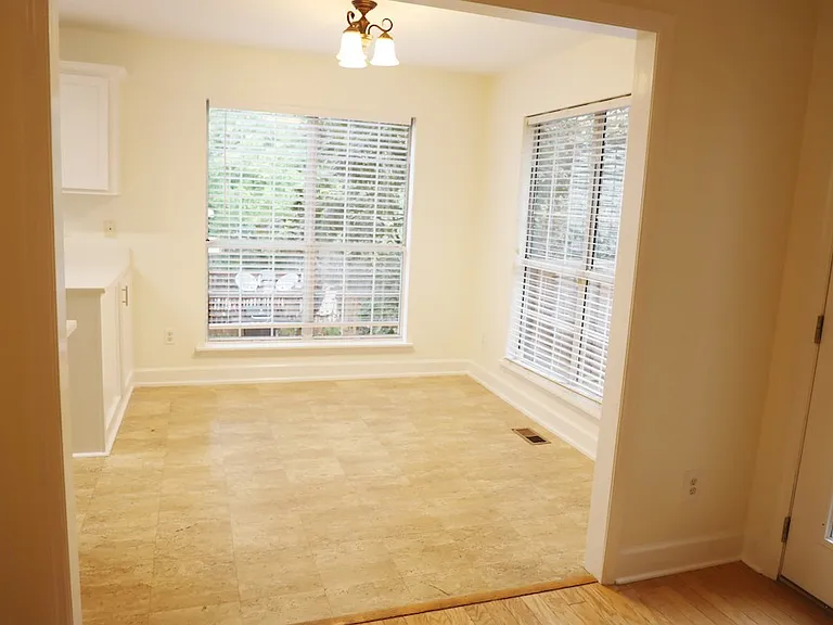 1406 Clairmonte Cir — Photo 12