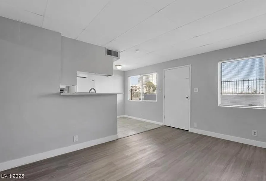 1 bed, 1.0 bath, 4570 sqft, $850 — Photo 3